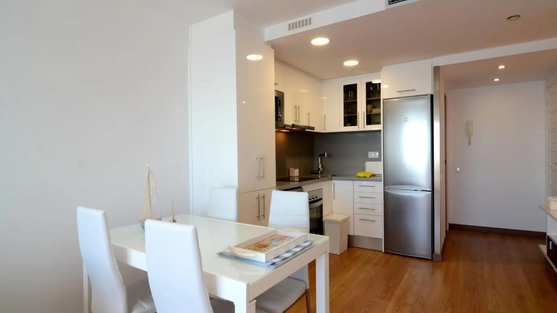 The Apartment In L'Escala Has 2 Bedrooms 4 Pax