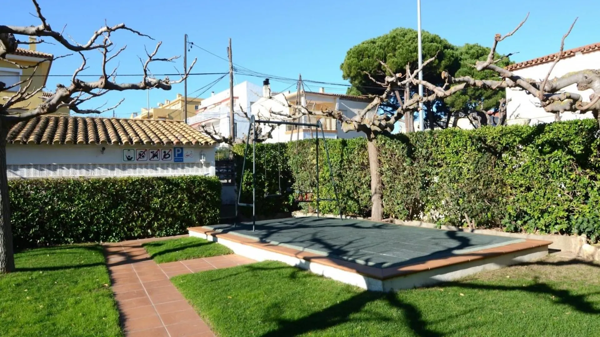 The Apartment In L'Escala Has 2 Bedrooms 4 Pax Spain