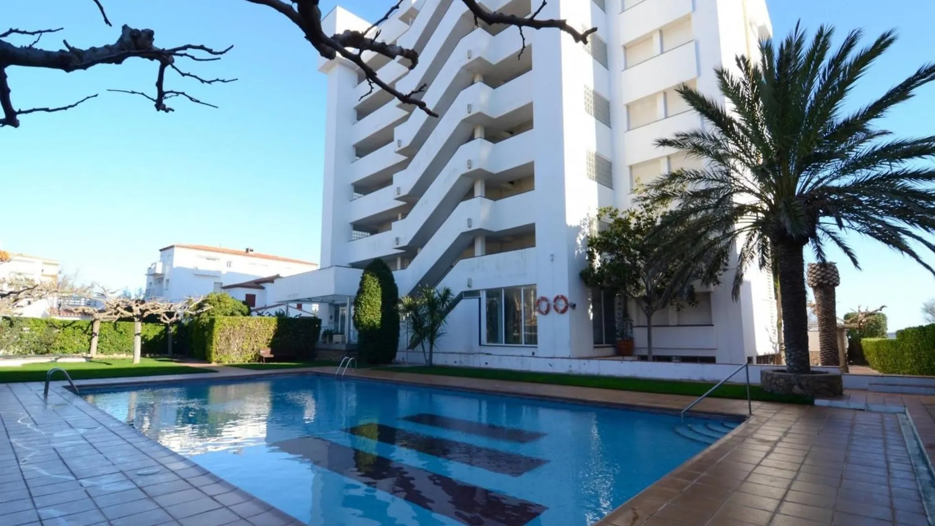 The Apartment In L'Escala Has 2 Bedrooms 4 Pax
